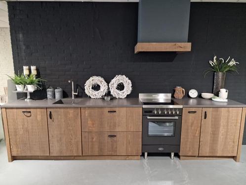 Showroomkeuken massief eiken, Huis en Inrichting, Keuken | Complete keukens, Nieuw, Enkelwandige keuken, Bruin, Composiet, Ophalen