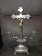 Staand kruisbeeld met weiwaterbakje & kandelaars, Ophalen of Verzenden, Beeld(je)