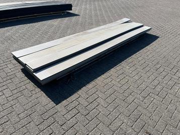 KOOPJE 9 planken composiet oud grijs teab beschikbaar voor biedingen