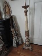grote antieke HOUTEN KERK KANDELAAR, creme/bladgoud, 144 cm, Ophalen