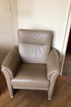 Comfortabele lederen fauteuil Taupe kleur, Ophalen, Zo goed als nieuw, Leer, 75 tot 100 cm