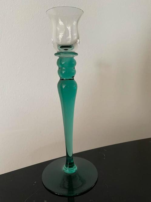 GLAZEN GEKLEURDE KANDELAAR - hoogte 22 cm, Antiek en Kunst, Antiek | Glas en Kristal, Verzenden