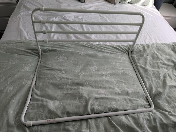 Bedhekje - Min 77cm, Max 125cm, Huis en Inrichting, Slaapkamer | Bedden, Gebruikt, Eenpersoons, 70 cm of minder, Hout, Wit, Verstelbaar