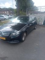 Mercedes-Benz E-Klasse 2.2 CDI E200 Estate 2013 Zwart, Auto's, Mercedes-Benz, Automaat, Zwart, 4 cilinders, 193 €/maand