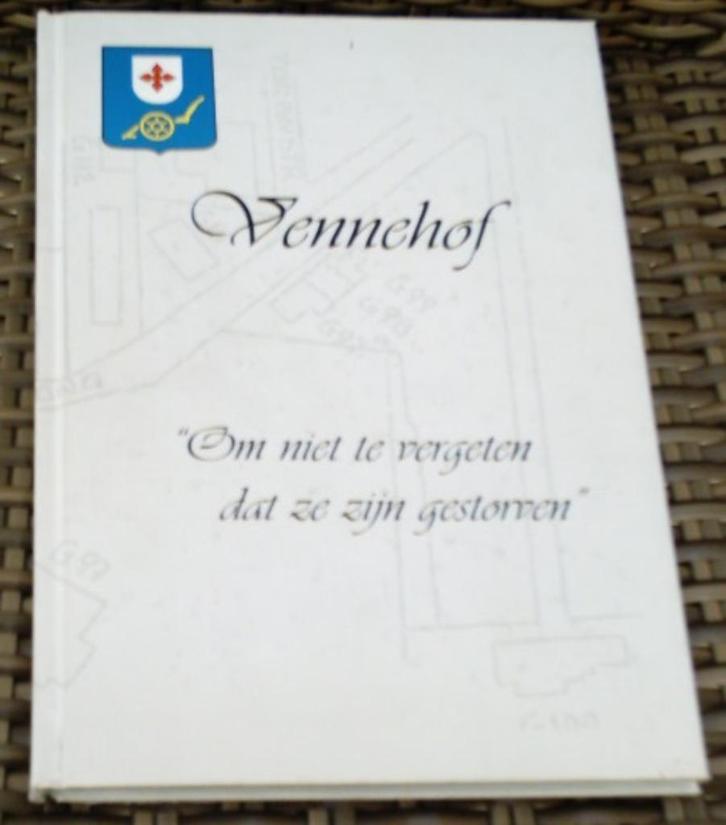 Vennehof. Herdenkingsboek burgerslachtoffers Rosmalen WO2., Boeken, Geschiedenis | Stad en Regio, Zo goed als nieuw, Ophalen of Verzenden