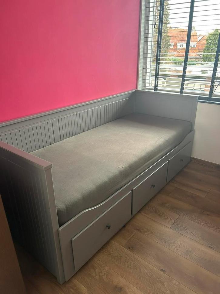 IKEA Hemnes 1/2 persoonsbed grijs 80/160x200, Huis en Inrichting, Slaapkamer | Boxsprings, Gebruikt, 160 cm, 200 cm, Tweepersoons
