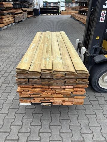 Douglas en Grenen Geprofileerd Hout | Restpartij Bundels beschikbaar voor biedingen