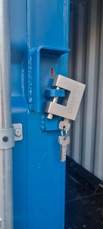 massief blokslot voor zeecontainers  beschikbaar voor biedingen