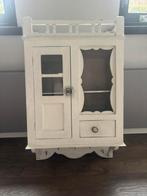 Brocante landelijk kastje, Antiek en Kunst, Antiek | Meubels | Kasten, Ophalen of Verzenden
