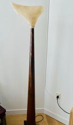 Zeldzame sculpturale vloerlamp in massief koper & fiberglas, Ophalen, Zo goed als nieuw