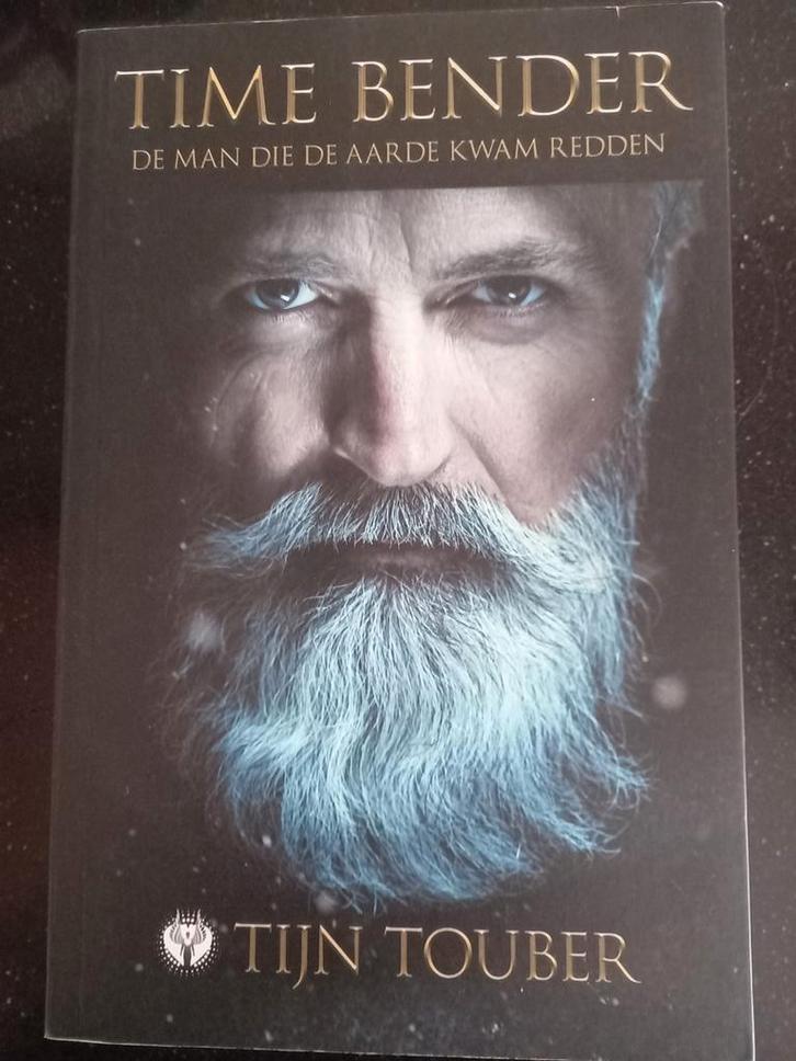 Tijn Touber - Time Bender, Boeken, Literatuur, Zo goed als nieuw, Nederland, Ophalen of Verzenden