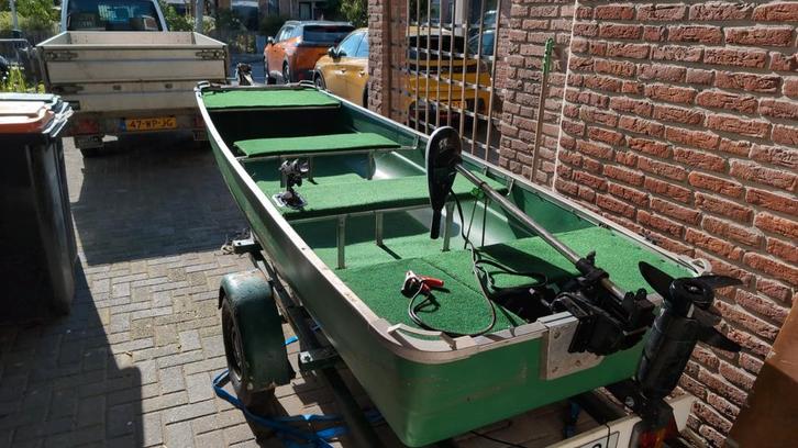 Vis of tour boot, Watersport en Boten, Hengelsport | Algemeen, Zo goed als nieuw, Ophalen