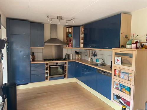 Keuken met inbouwapparatuur (vaatwasser  en oven 3jr oud), Huis en Inrichting, Keuken | Complete keukens, Gebruikt, Hoekkeuken