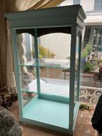 Mooi vitrine kastje, Ophalen