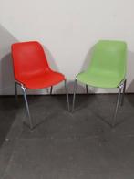 Zeer nette stapelstoelen/kuipstoelen, Huis en Inrichting, Stoelen, Ophalen, Zo goed als nieuw, Rood, Metaal