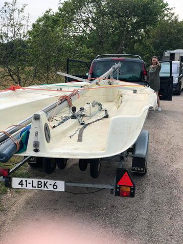 Grote fam zwaardboot trailerbaar beschikbaar voor biedingen