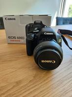 Canon EOS 600D met efs 18-55mm lens, zonnekap en twee tassen, Ophalen, Zo goed als nieuw, Canon