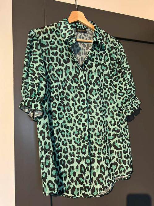 Leuke blouse Perla Nera te koop in groene panterprint maat M, Kleding | Dames, Blouses en Tunieken, Zo goed als nieuw, Maat 38/40 (M)