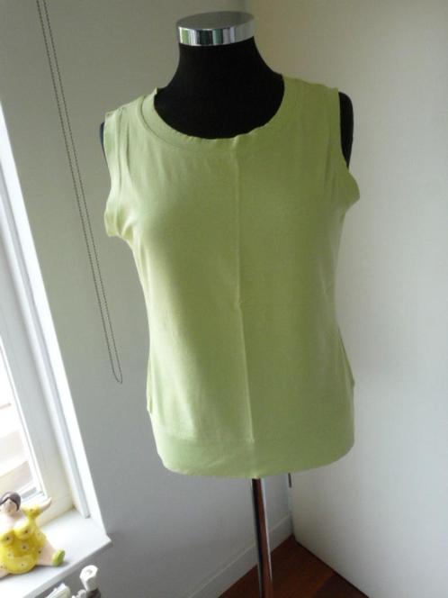 Zomerse groene top van Vera Varelli mt 42, Kleding | Dames, Tops, Zo goed als nieuw, Maat 42/44 (L), Groen, Zonder mouw, Ophalen of Verzenden