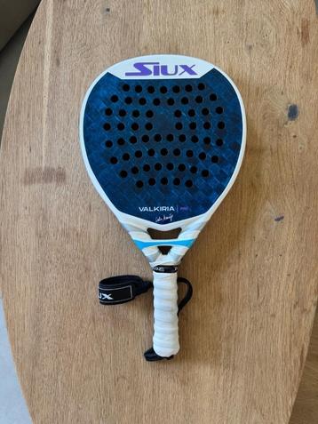 Padelracket Siux Valkiria Pro in goede staat  beschikbaar voor biedingen