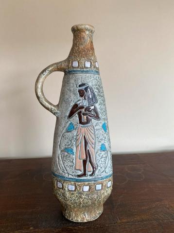 Vintage Italiaanse Vaas met Egyptisch Design, 28cm beschikbaar voor biedingen