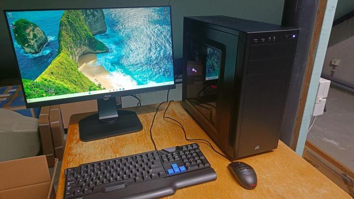 Complete Gaming PC met Windows 11 Pro, Computers en Software, Desktop Pc's, Gebruikt, 4 Ghz of meer, SSD, 16 GB, Met videokaart