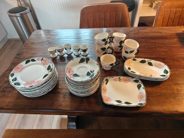Villeroy & Boch Wildeose servies - compleet!, Huis en Inrichting, Keuken | Servies, Gebruikt, Compleet servies, Overige stijlen