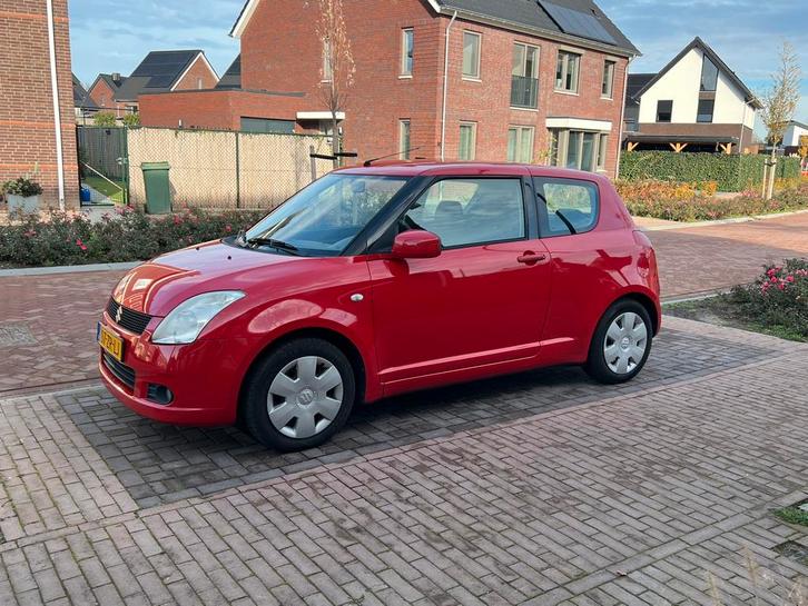 Suzuki Swift 1.3 GLS 92pk 3-DRS 2005 Airco Zeer nette auto!!, Auto's, Suzuki, Particulier, Swift, ABS, Airbags, Airconditioning