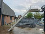 Stalen trap met bordes hoog 3,3mtr. Nog076, Doe-het-zelf en Verbouw, Ladders en Trappen, Ophalen of Verzenden, Zo goed als nieuw