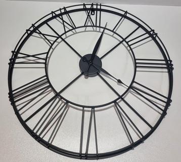 Grote klok Boston 57cm diameter beschikbaar voor biedingen