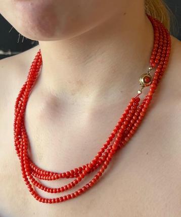 Bloedkoraal vintage ketting fraai 14k gouden slot dames beschikbaar voor biedingen