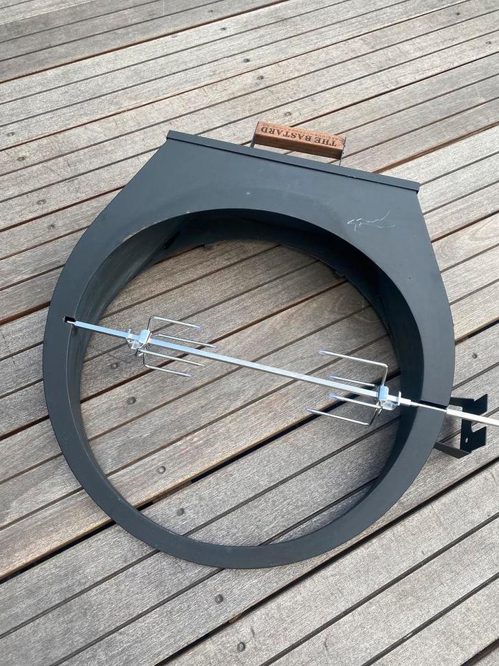 The Bastard Pizza Rotisserie Large, Tuin en Terras, Barbecue-accessoires, Zo goed als nieuw, Ophalen