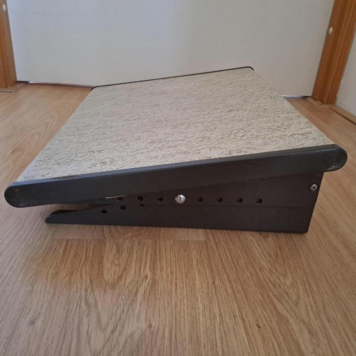 Vintage voetensteun, standaard, Ahrend de Cirkel, jaren 50, Huis en Inrichting, Bureaus, Gebruikt, Bureau, In hoogte verstelbaar