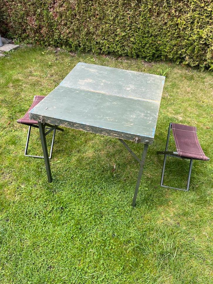Veldtafel met krukjes en schep, Verzamelen, Militaria | Algemeen, Landmacht, Overige typen, Nederland, Ophalen