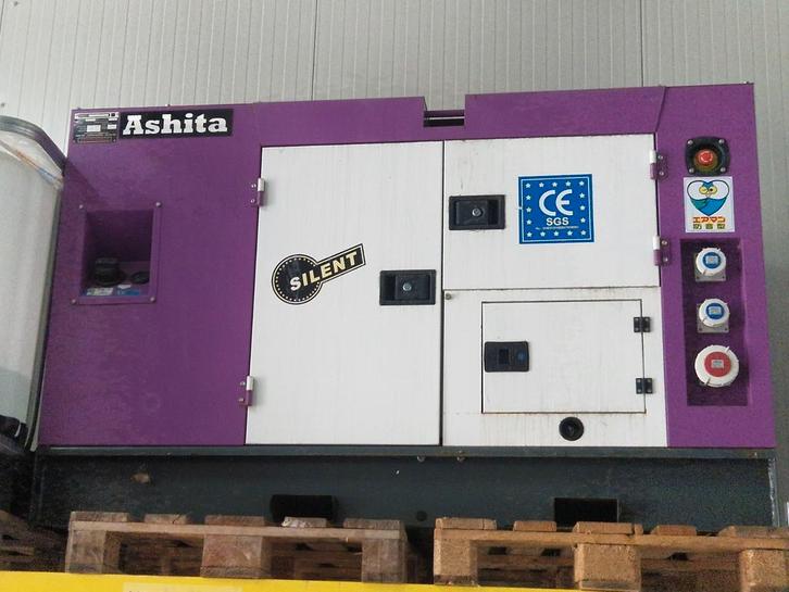 Ashita Silent Diesel generator 30 kW-2020- Slechts 145 uur, Doe-het-zelf en Verbouw, Aggregaten, Zo goed als nieuw, Dieselolie