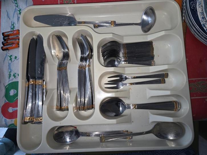 Bestek, Huis en Inrichting, Keuken | Bestek, Zo goed als nieuw, Bestekset, Rvs of Chroom, Ophalen