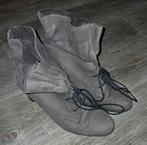 Leuke grijze enkel laarsjes van Gabor maat 6,5/ 40, Ophalen of Verzenden, Zo goed als nieuw, Grijs