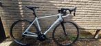 Goed onderhouden racefiets B'Twin Triban 520, Fietsen en Brommers, Fietsen | Racefietsen, Ophalen, Aluminium, Meer dan 20 versnellingen