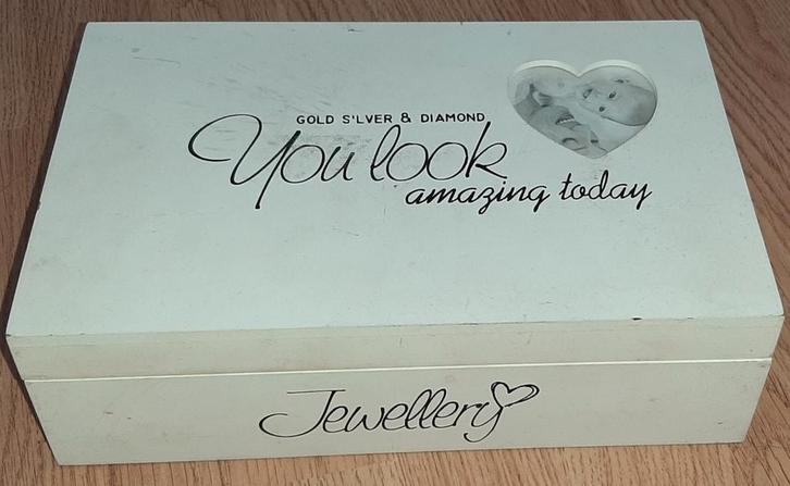 Sieraden kist en sieraden, Sieraden, Tassen en Uiterlijk, Beautycases, Gebruikt, Hardcase, Wit, Met spiegeltje(s), Ophalen of Verzenden