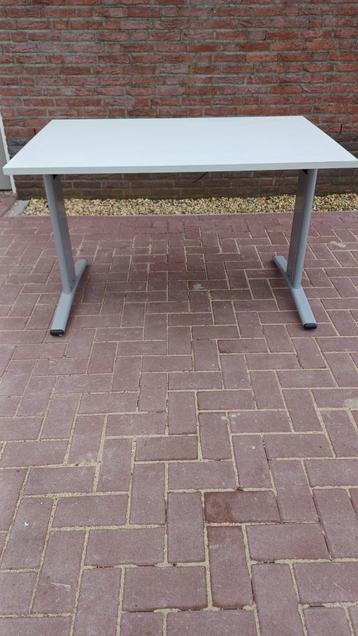 Bureau tafel 120*80 hoogte 74cm beschikbaar voor biedingen