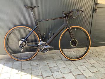 Racefiets Cube Agree SLT Disc Carbon Di2 beschikbaar voor biedingen