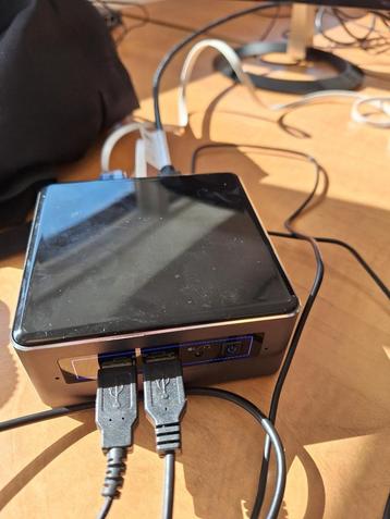 Asus kleine mini PC  NUC I3 7e generatie met windows 11 beschikbaar voor biedingen