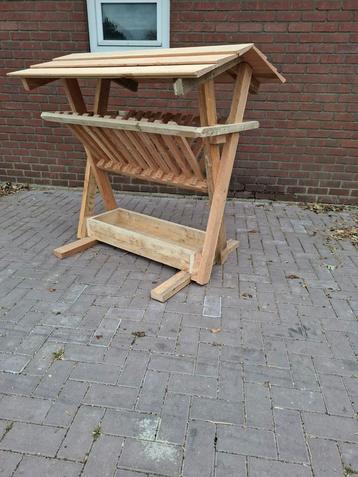Te koop nieuw gemaakte hooiruif.  beschikbaar voor biedingen