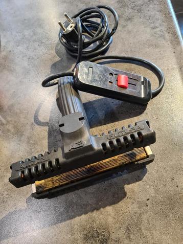 De Portable Sealer 150 C-2 voor o.a cellofaan of papier.  beschikbaar voor biedingen