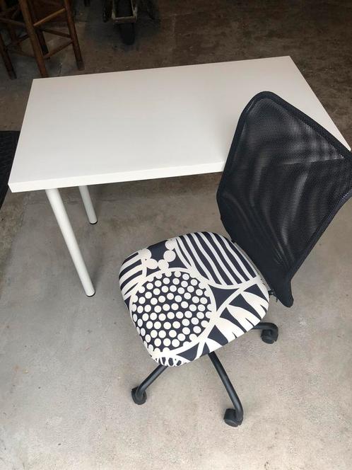 Studenten bureau & bureaustoel (ikea), Huis en Inrichting, Bureaus, Zo goed als nieuw, Bureau, In hoogte verstelbaar, Met wielen