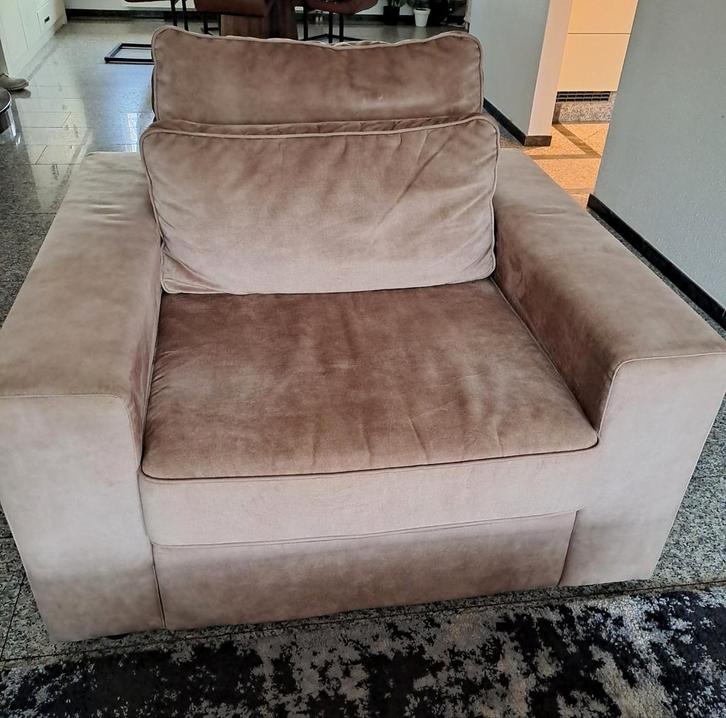 Loveseat in taupe kleur, Huis en Inrichting, Fauteuils, Zo goed als nieuw, Stof, 100 tot 125 cm, 100 tot 125 cm, Ophalen of Verzenden