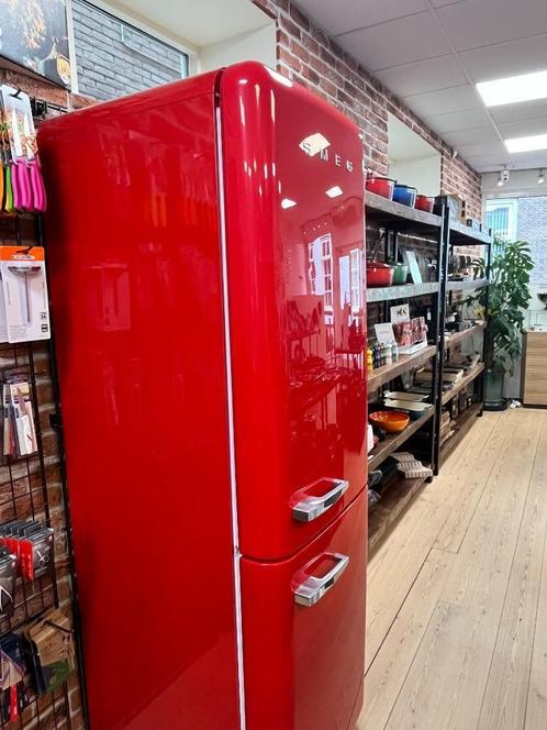 SMEG Koel-vriescombinatie FAB32RRD5 - Rood (Showmodel), Witgoed en Apparatuur, Koelkasten en IJskasten, Nieuw, Met aparte vriezer