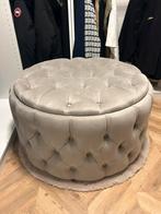 Grote chesterfield poef, Huis en Inrichting, Banken | Voetenbanken en Poefen, Ophalen, Zo goed als nieuw, Rond, 100 tot 125 cm