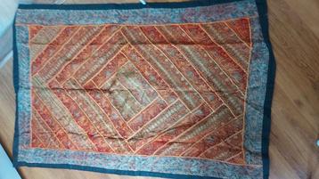 Mooi Indiaas kleed, handwerk beschikbaar voor biedingen
