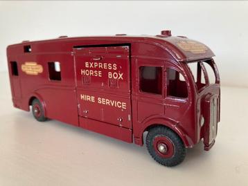 Dinky Toys 581 Horse Box Express beschikbaar voor biedingen